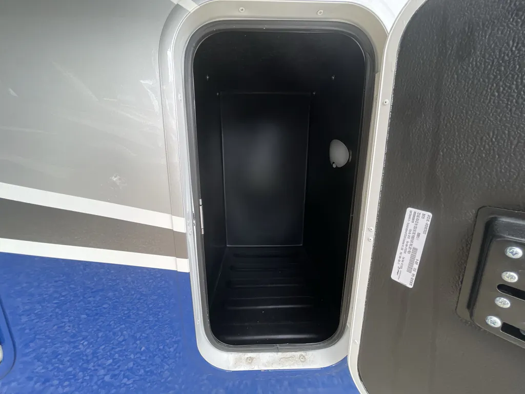 2027 Entegra Coach Vision XL 36C, Photos photo 4