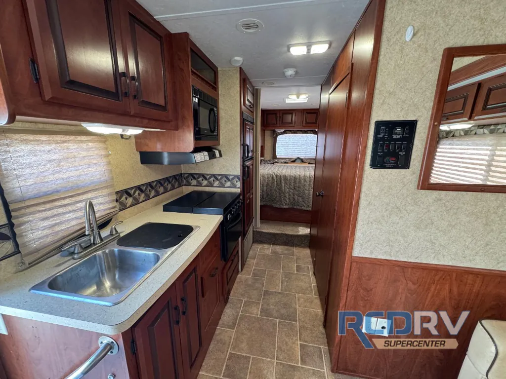 2013 Forest River Sunseeker 2650S, Photos photo 2