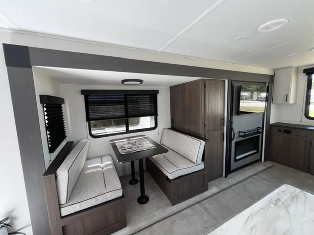 2027 Forest River Tracer 286RL, Photos photo 6