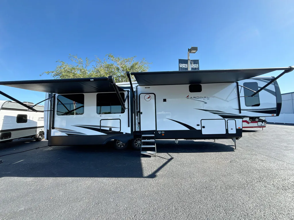 2022 Forest River Cardinal Luxury 380RLX, Photos photo 6