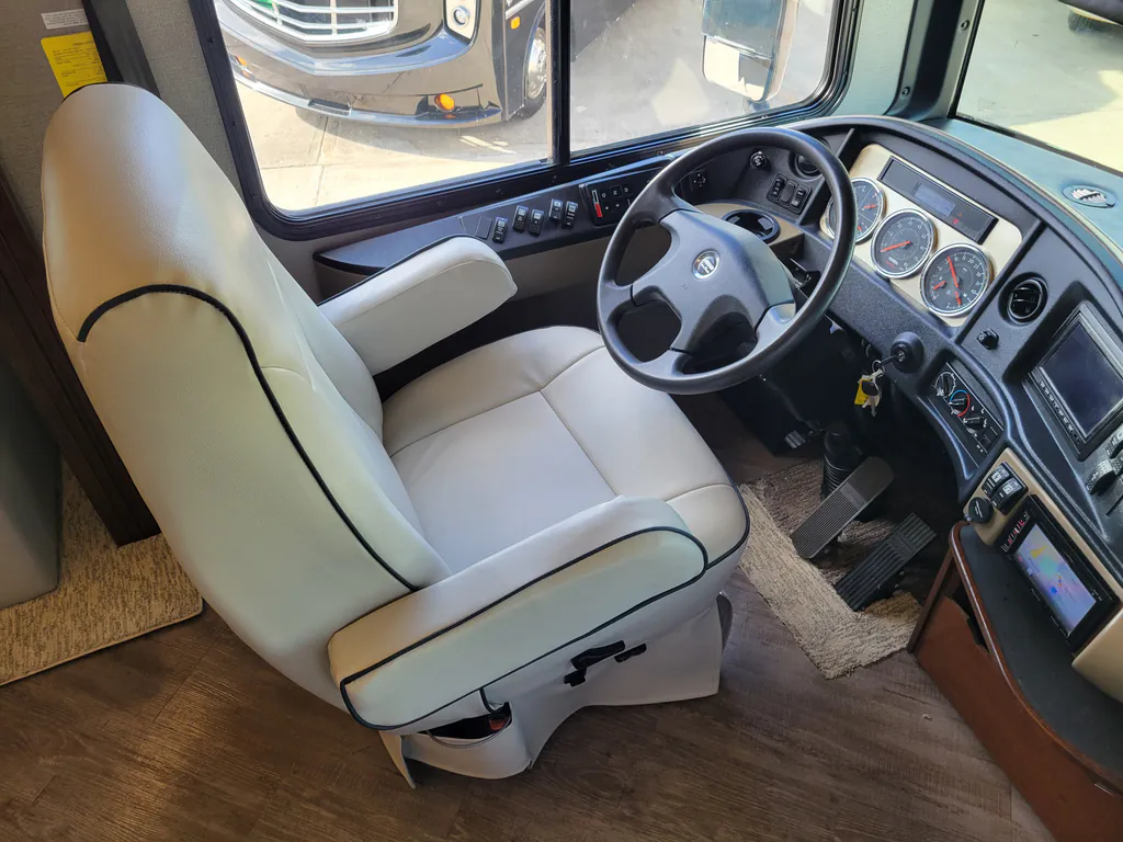 2018 Fleetwood Pace Arrow LXE 38F, Photos photo 25