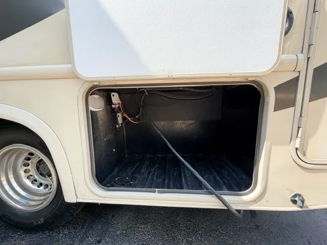 2018 Thor Chateau 24HL - Photo 4