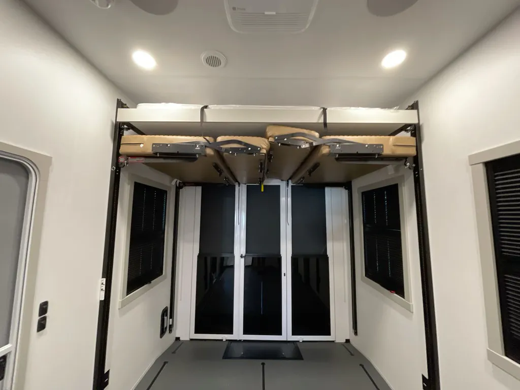2026 Brinkley Model G 3950, Photos photo 33