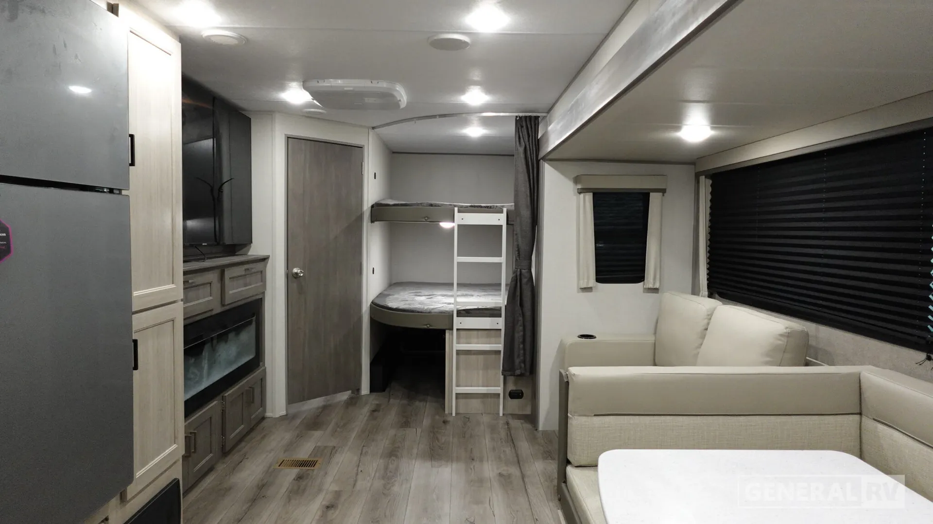 2026 Coachmen Catalina Legacy 273DBHCKLE - Photo 3