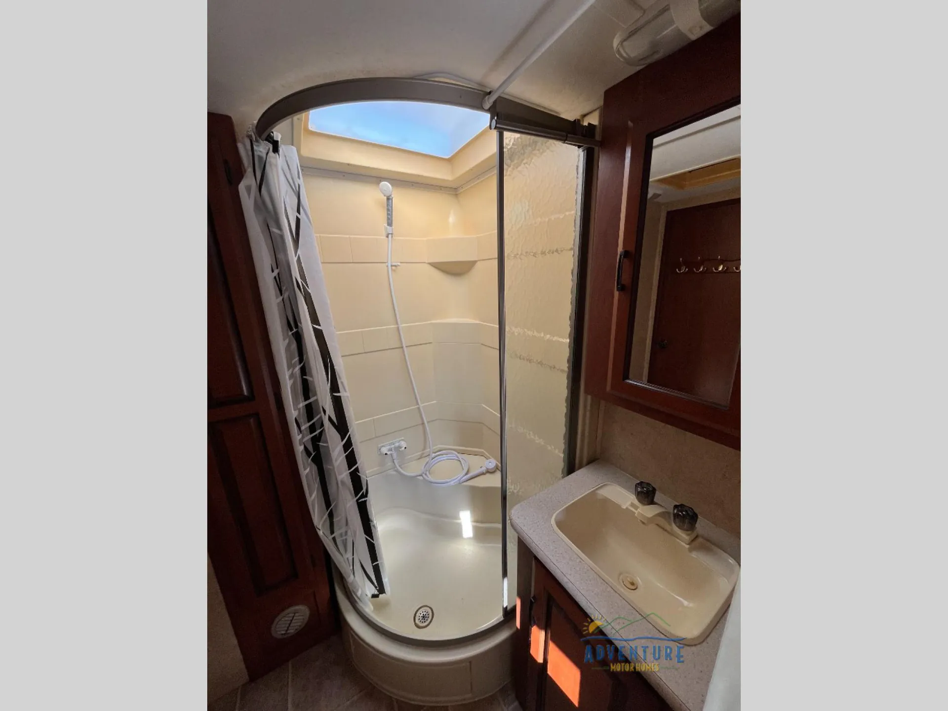 2010 Forest River Sunseeker 3120DS — Photo 6
