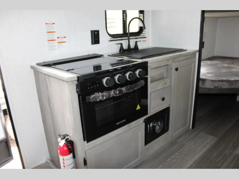 2026 Sunset Park RV Sun Lite LTD 21DB - Photo 2