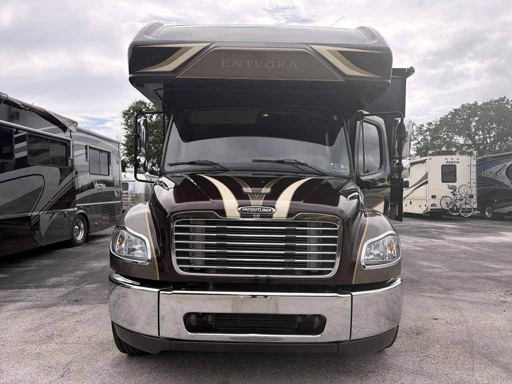 2021 Entegra Coach Accolade 37K, Photos photo 5