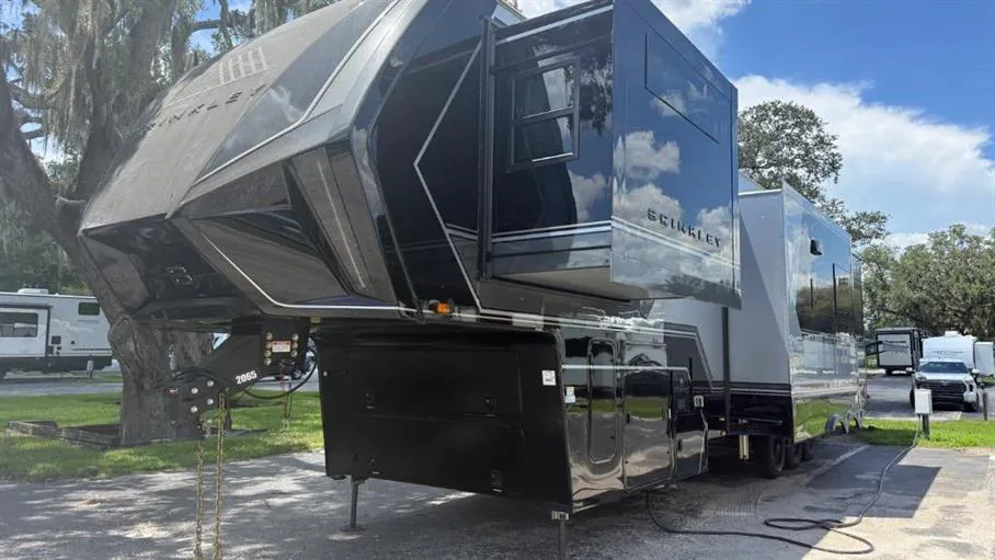 2025 Brinkley Model G 4100, Photos photo 3