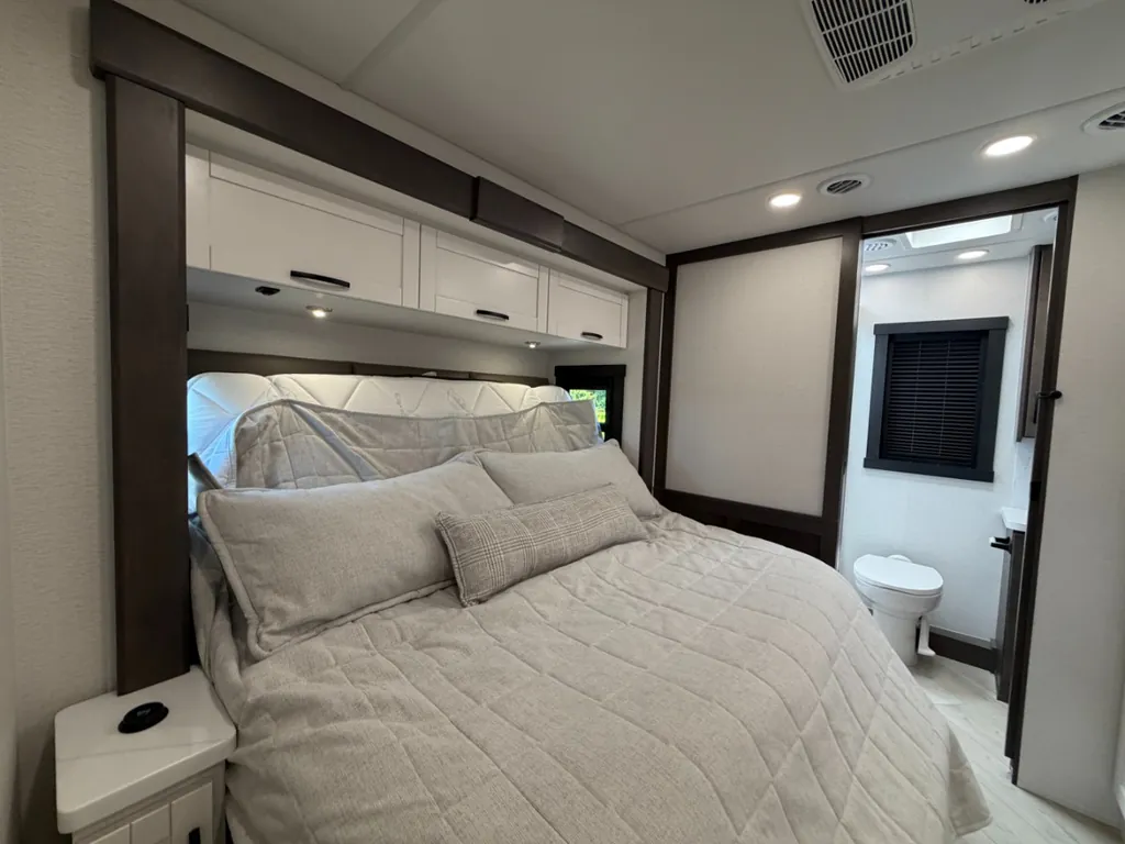 2027 Entegra Coach Accolade 37K, Photos photo 67