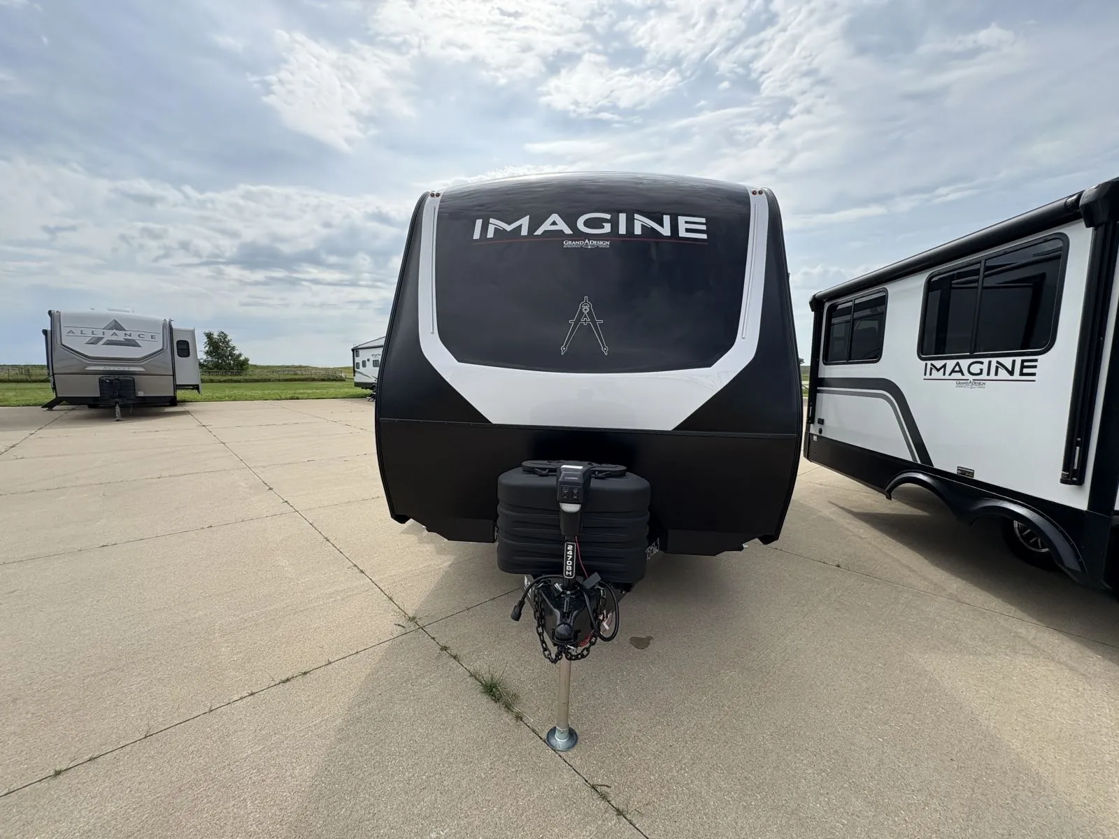2026 Grand Design Imagine 2470BH - Photo 3