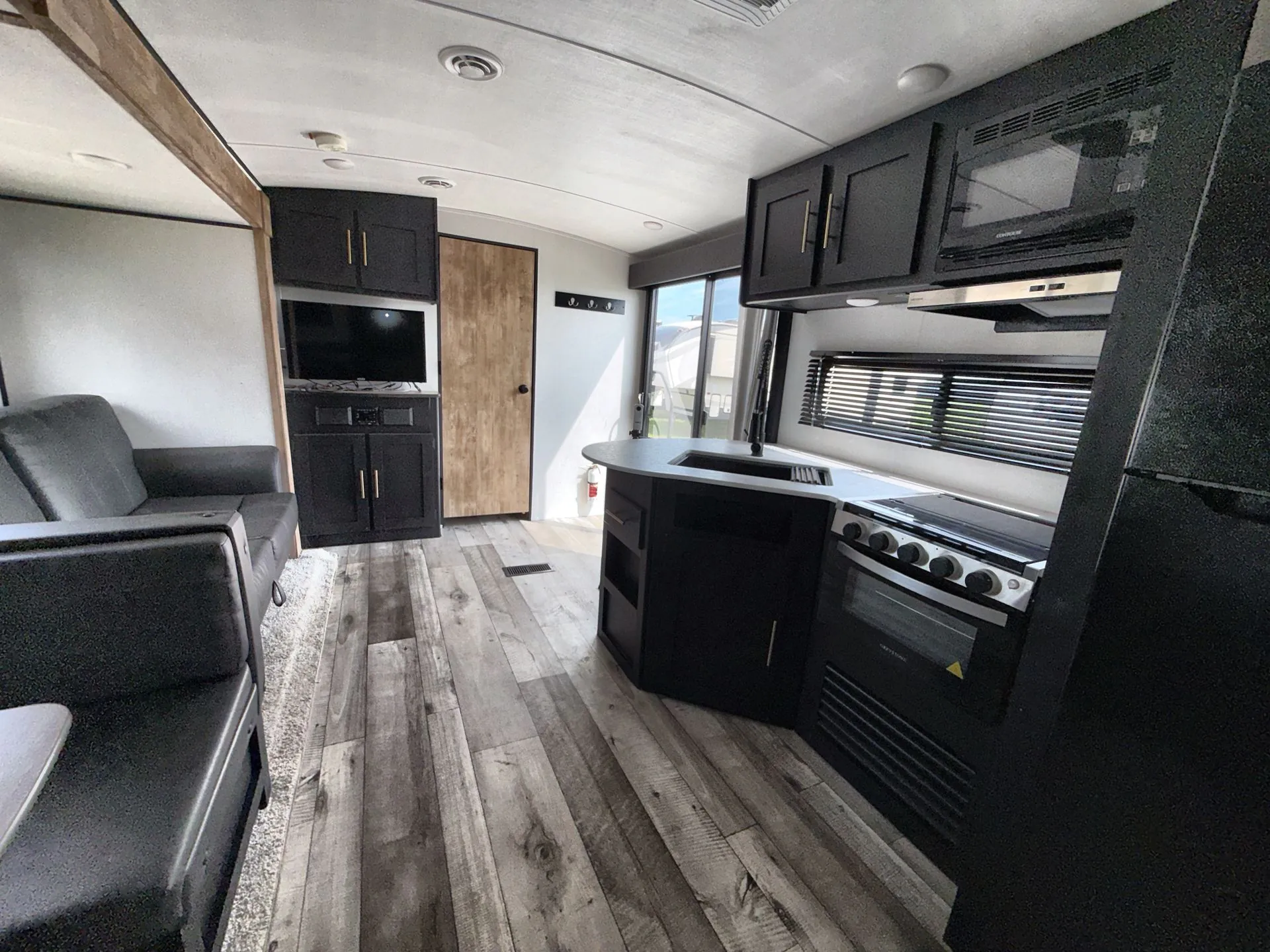 2022 Keystone Springdale 38BH — living area main