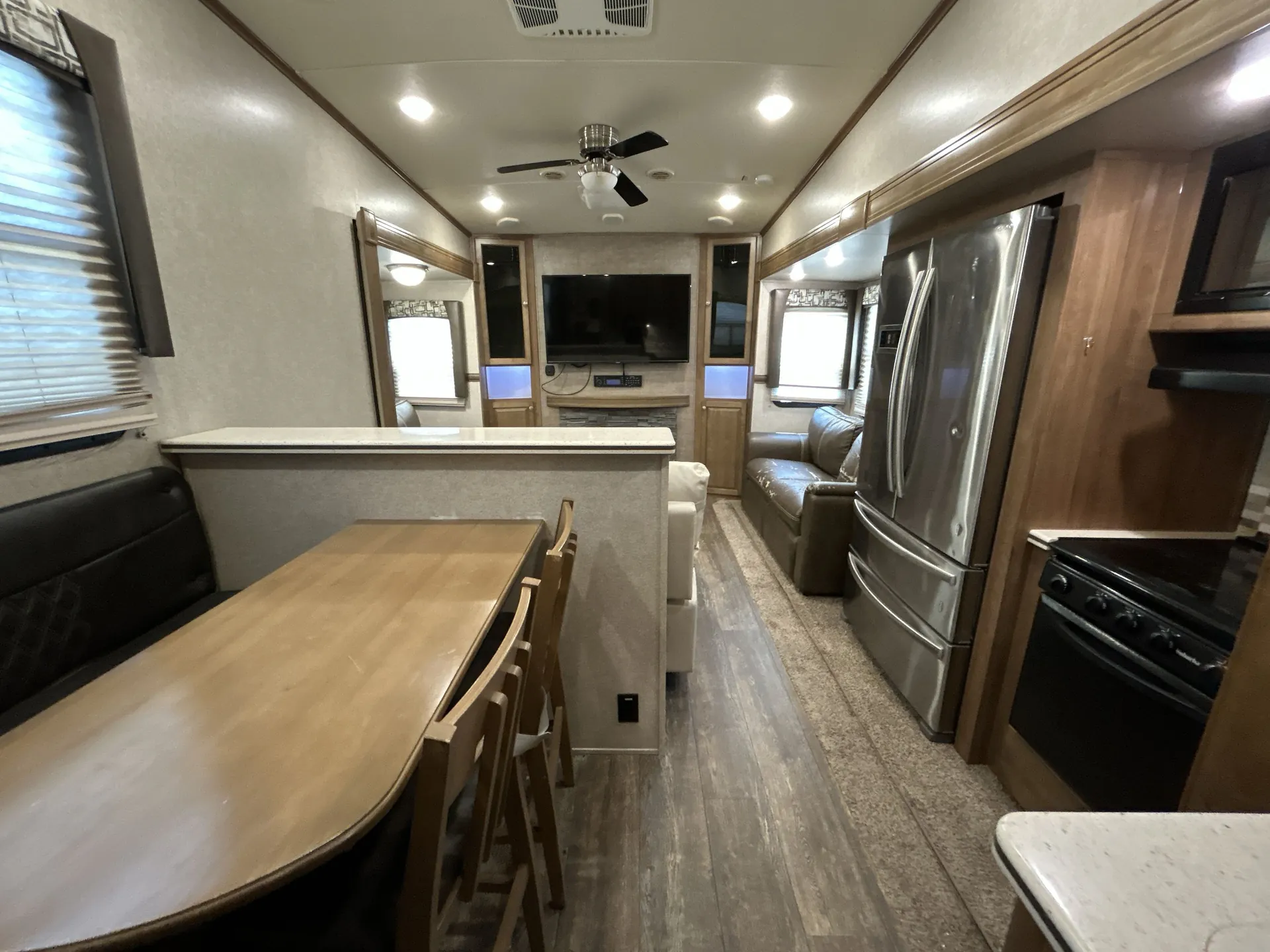 2018 Forest River Rockwood Signature Ultra Lite 8298WS — living area main