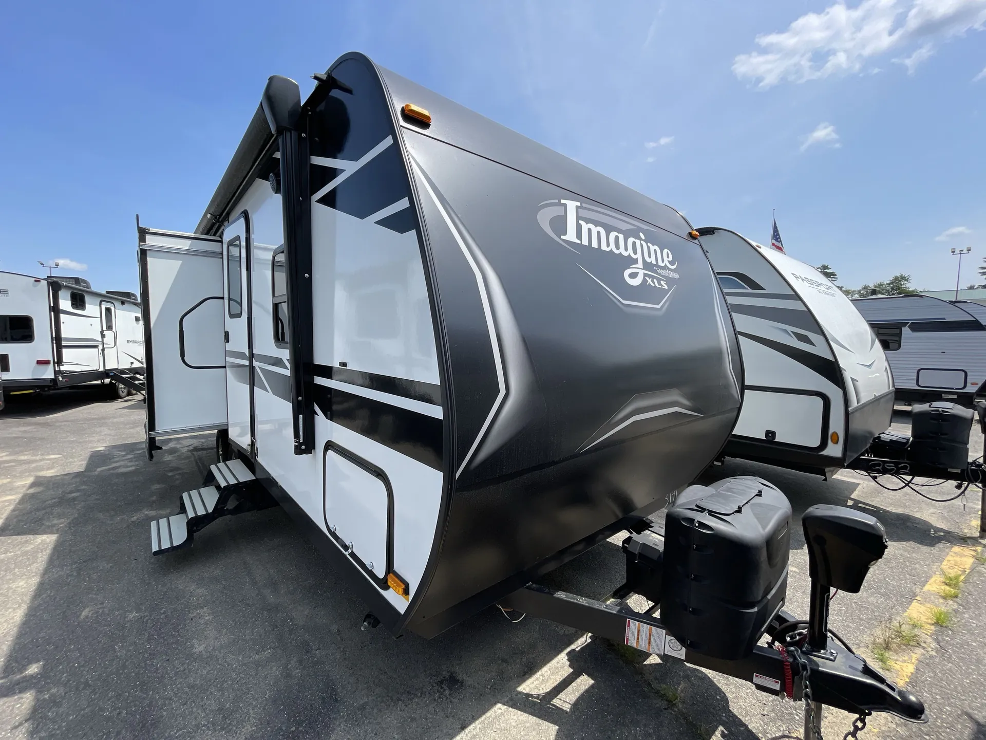 2021 Grand Design Imagine XLS 22RBE - Photo 2