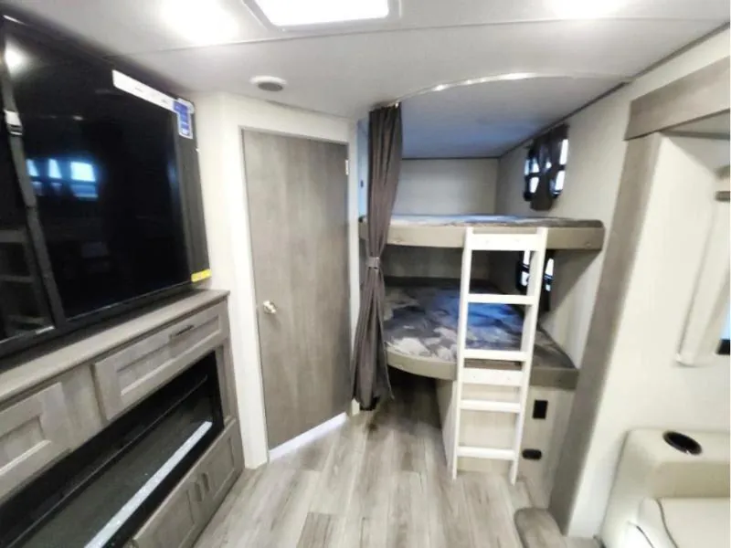 2026 Coachmen Catalina Legacy Edition 273DBHCK, Photos photo 12