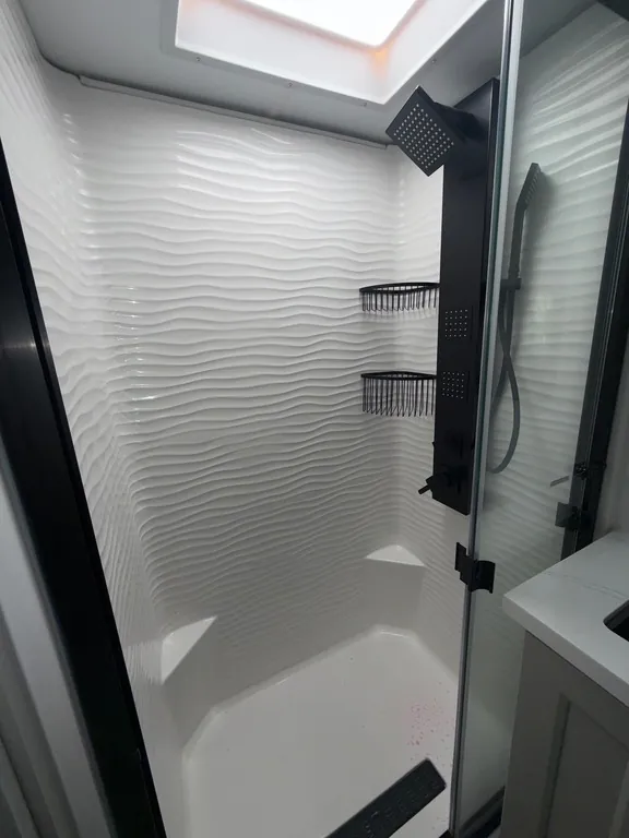 2025 Brinkley Model G 3970, Photos photo 34