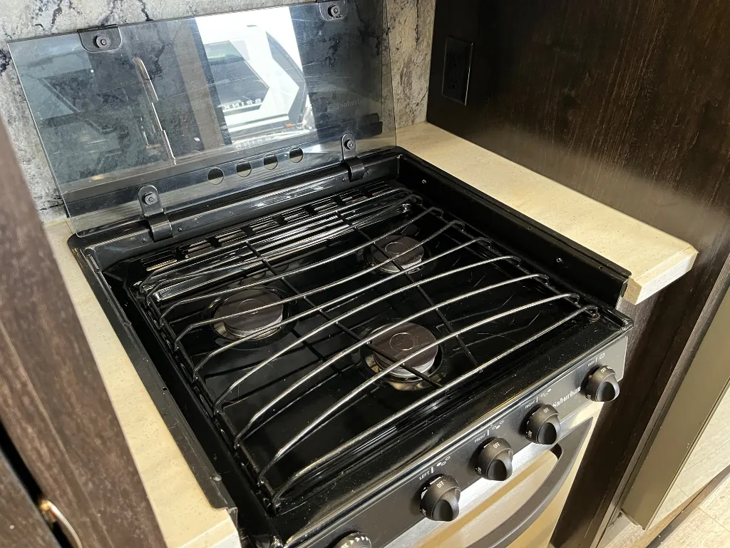 2018 Grand Design Momentum 376TH, Photos photo 22
