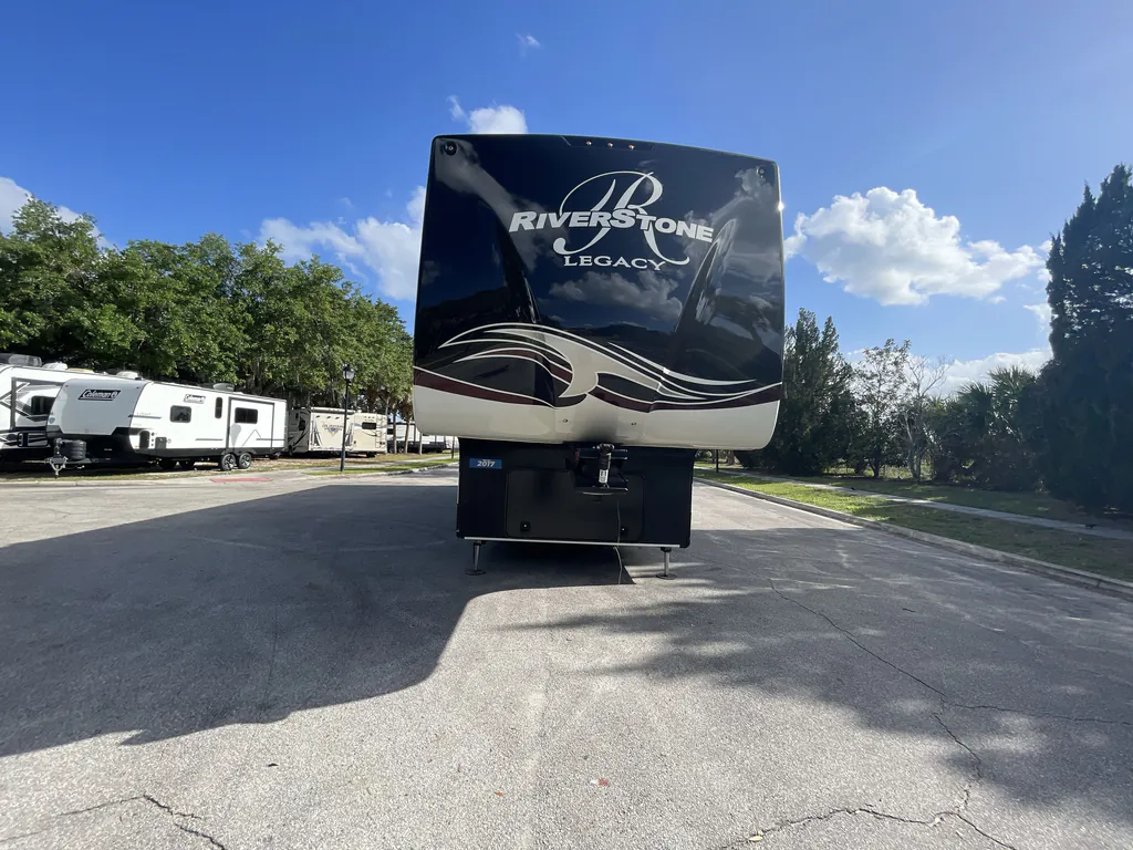 2017 Forest River Riverstone 38RE, Photos photo 4