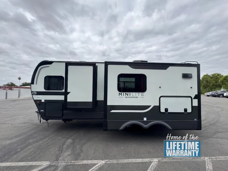 2026 Forest River Rockwood Mini Lite 2522FB - Photo 3