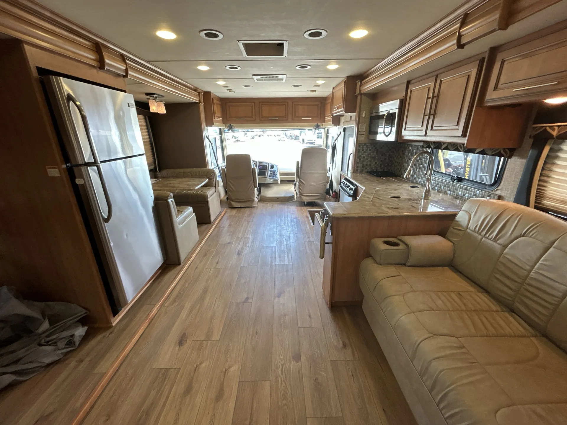 2016 Coachmen Encounter 37SA — living area main