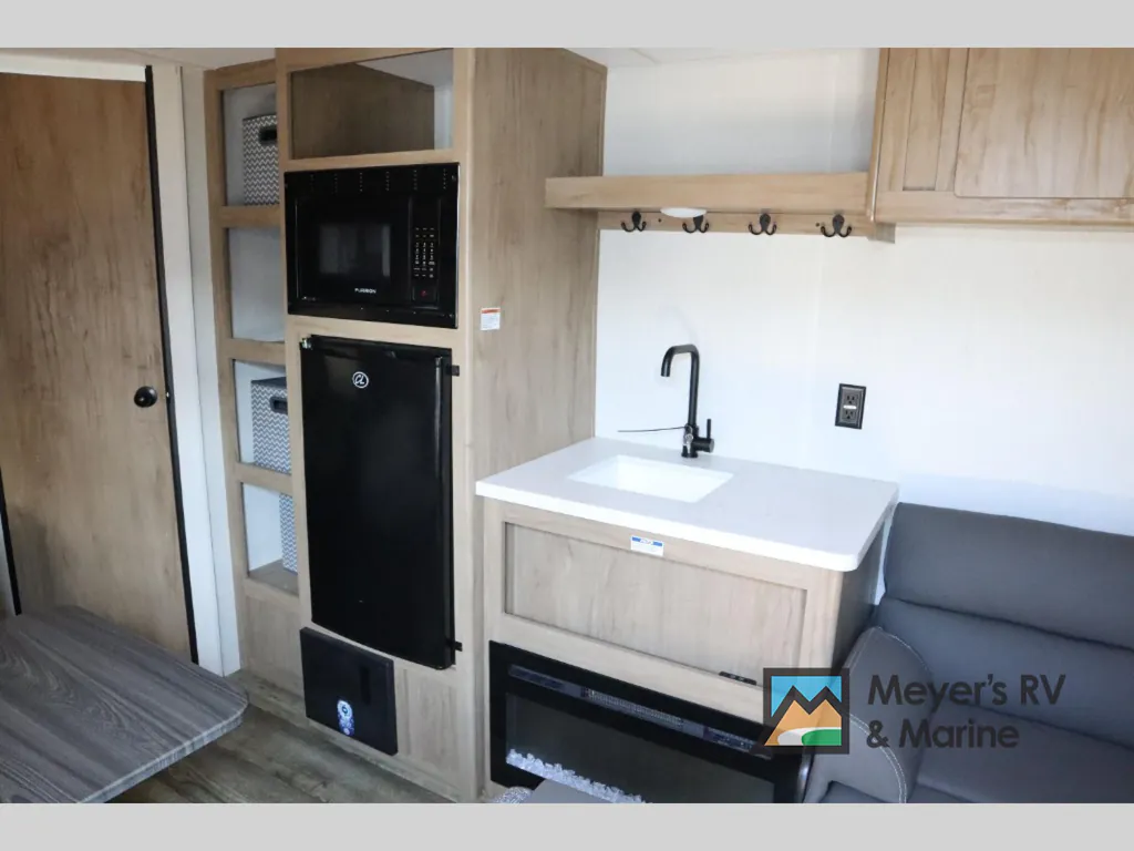 2024 Forest River Cherokee Wolf Den 26EV, Photos photo 14
