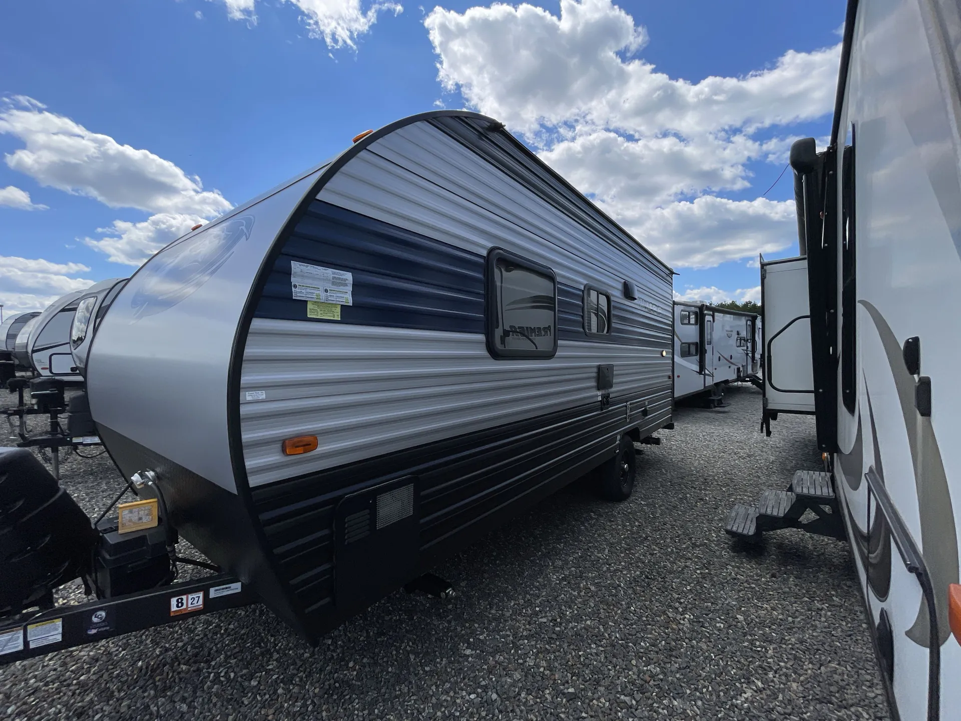 2021 Forest River Cherokee Wolf Pup 16FQ — off campside