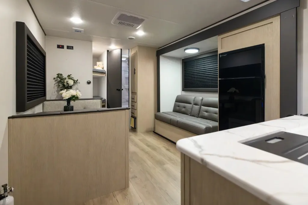 2026 Shasta RVs i-5 Edition 525RS, Photos photo 7