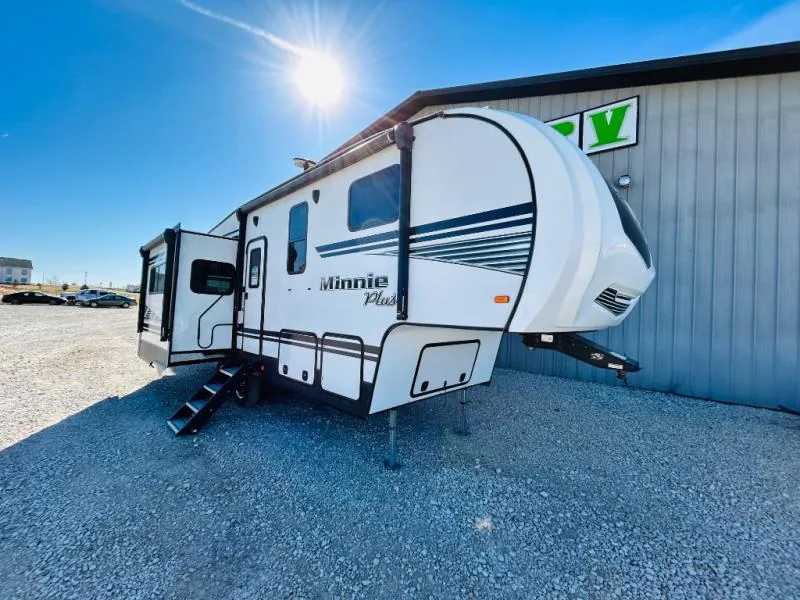 2020 Winnebago Minnie Plus 27RLTS - Photo 2