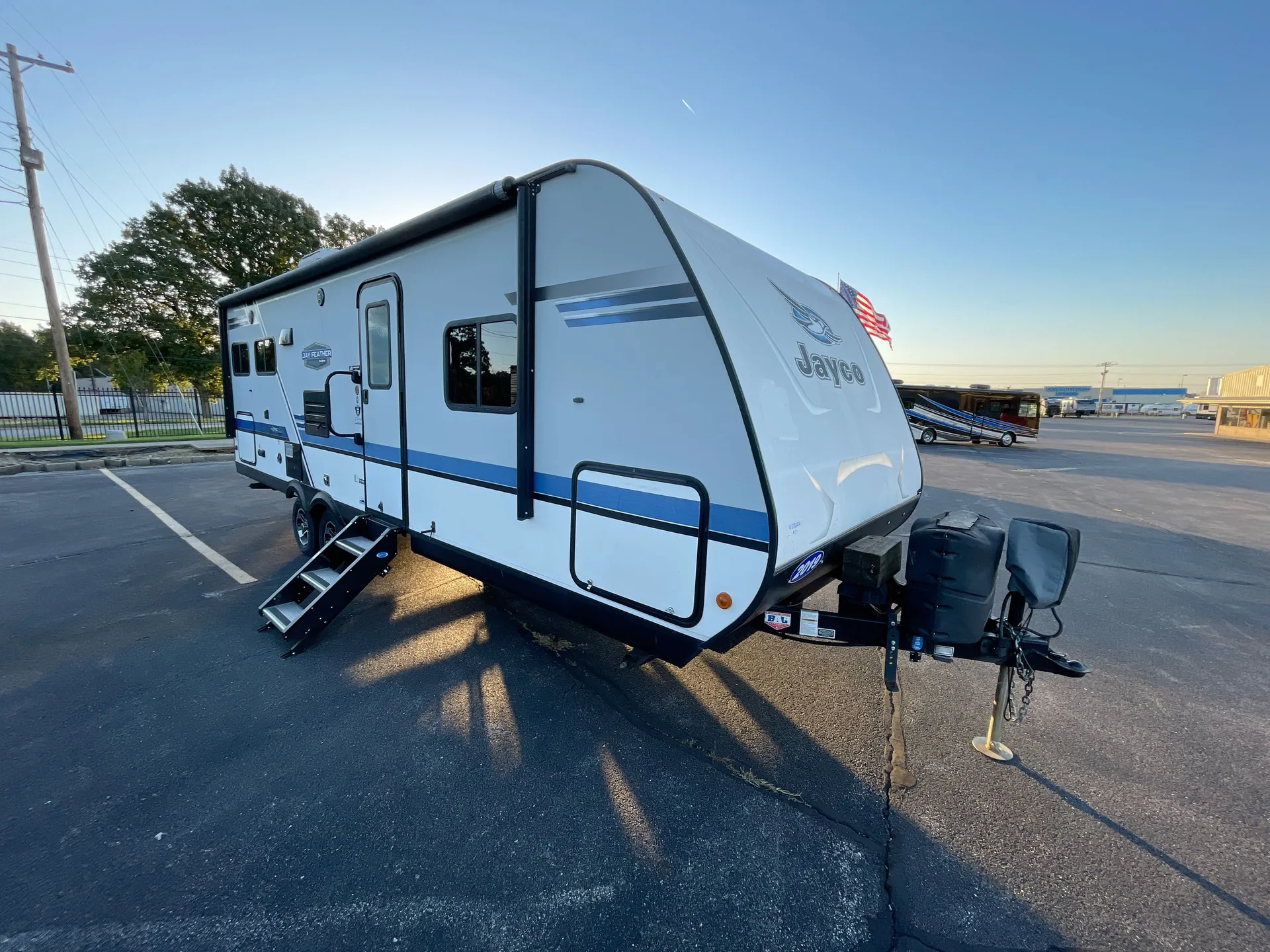 2019 Jayco Jay Feather 24RL - Photo 2