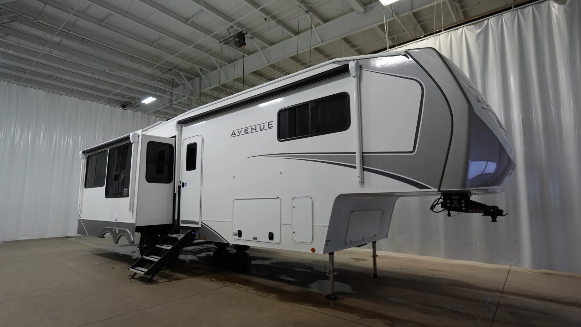 2026 Alliance RV Avenue 32RLS - Photo 2