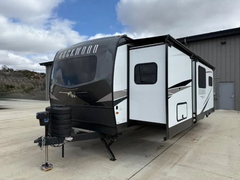 2025 Forest River Rockwood Ultra Lite 2614BS - Photo 4