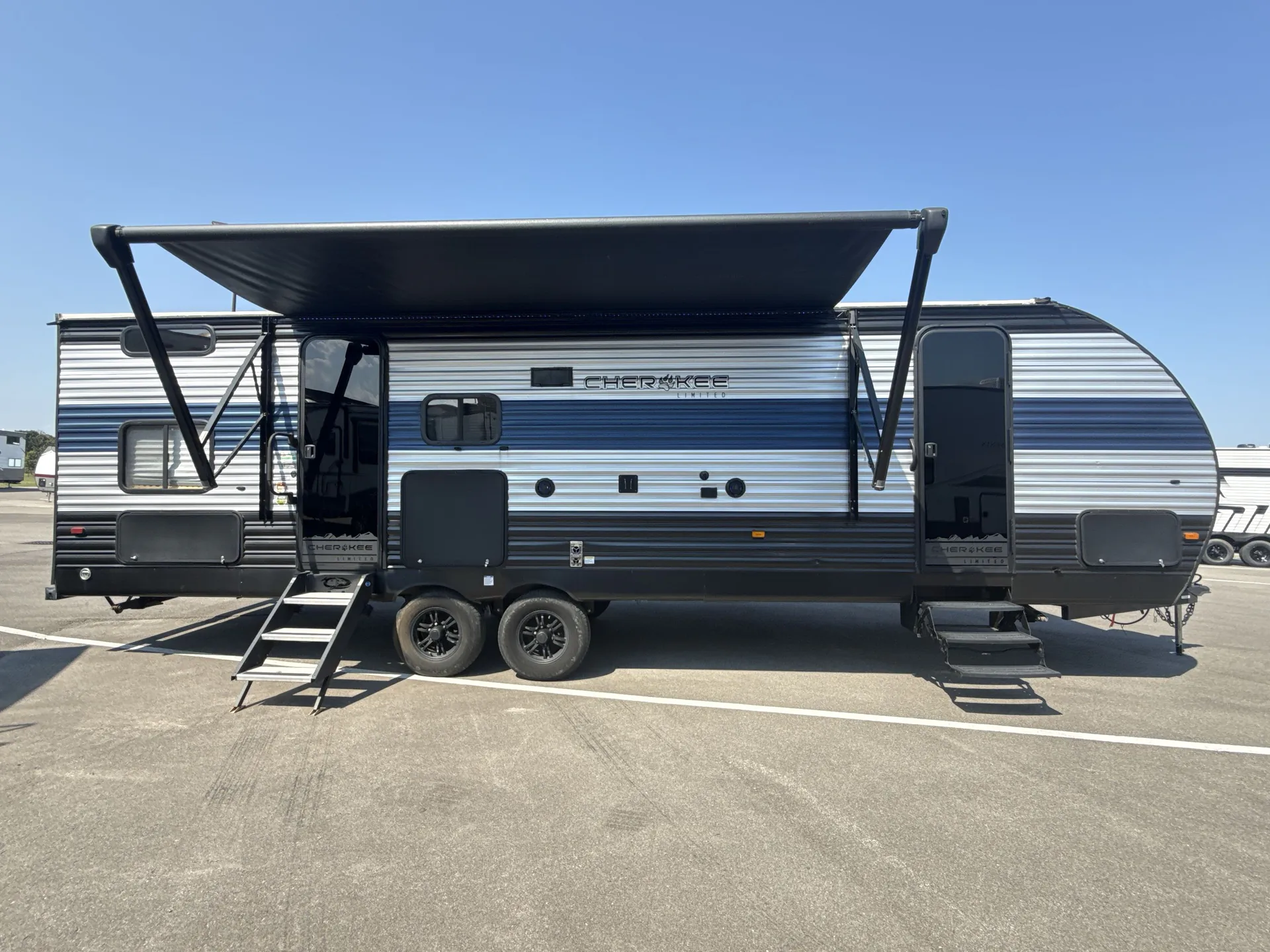 2022 Forest River Cherokee 264DBH — campside