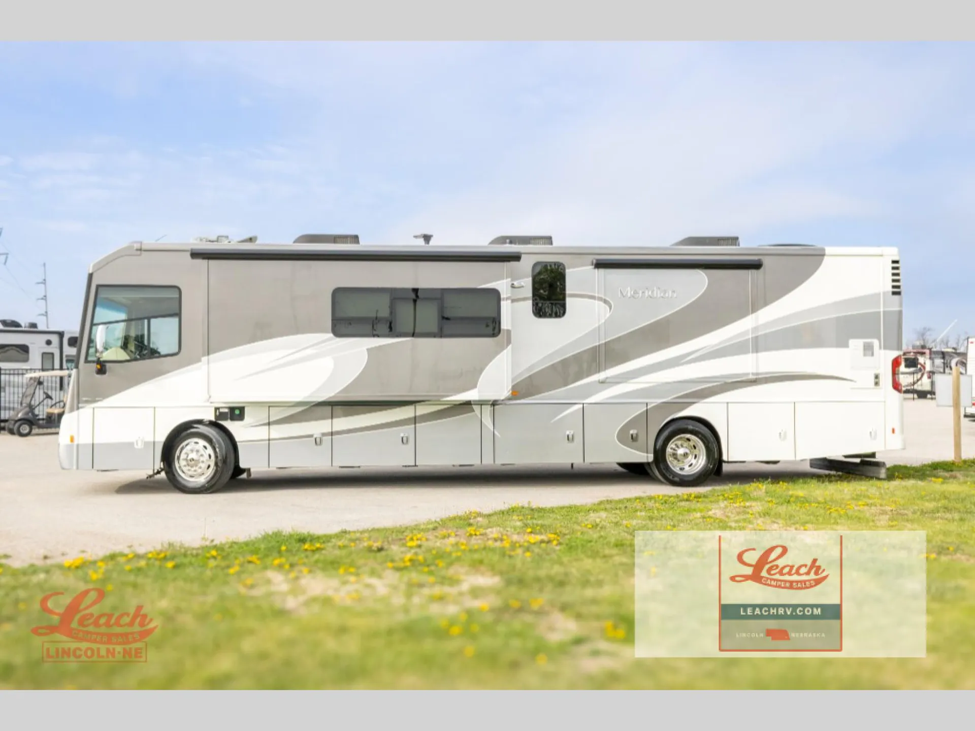 2015 Winnebago Meridian 40R - Photo 3