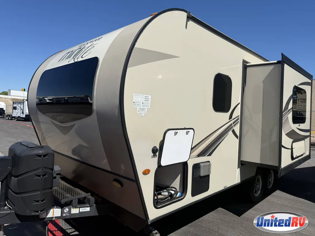 2018 Forest River Rockwood Mini Lite 2109S, Photos photo 3