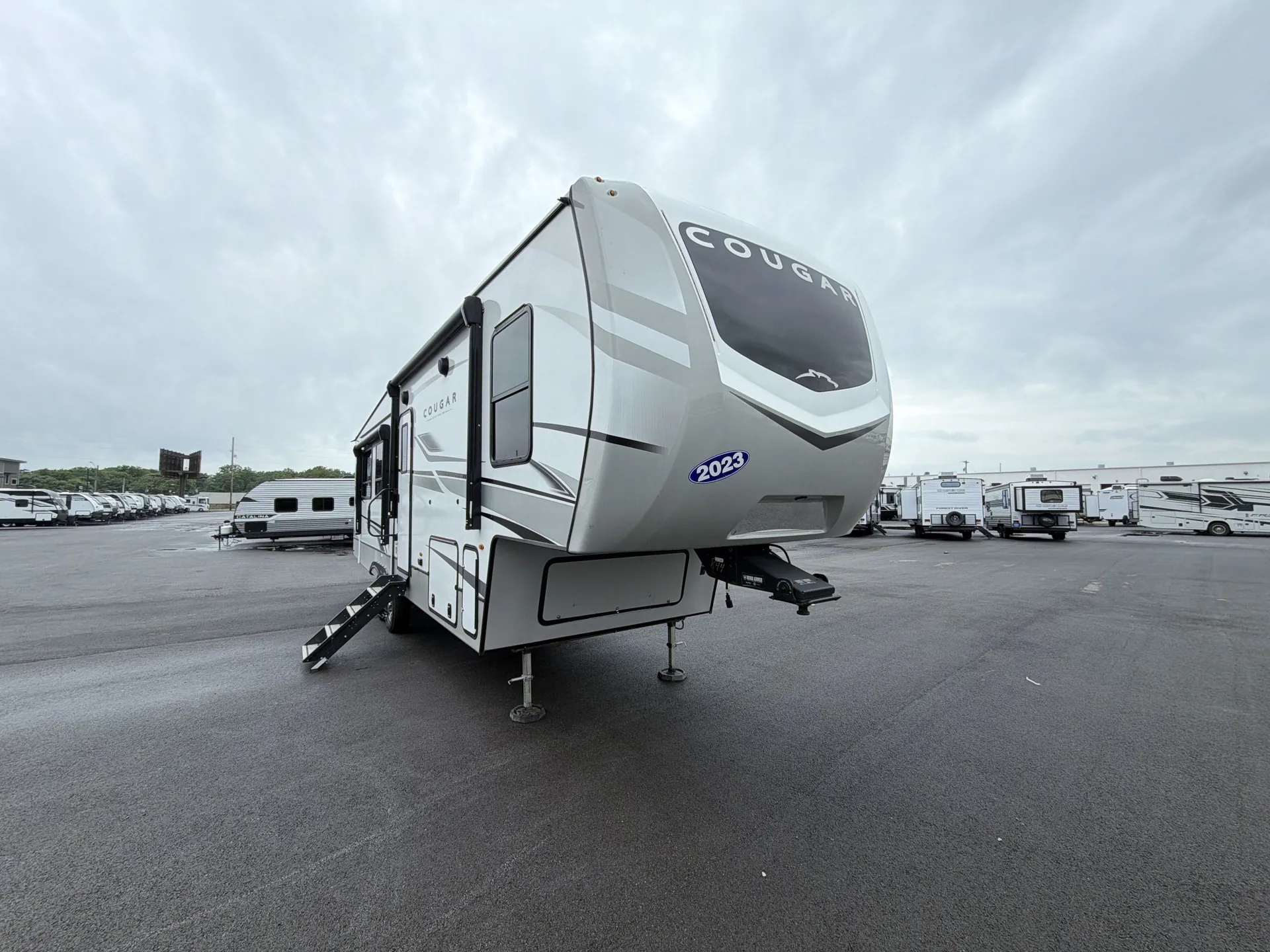 2023 Keystone Cougar 290RLS - Photo 2