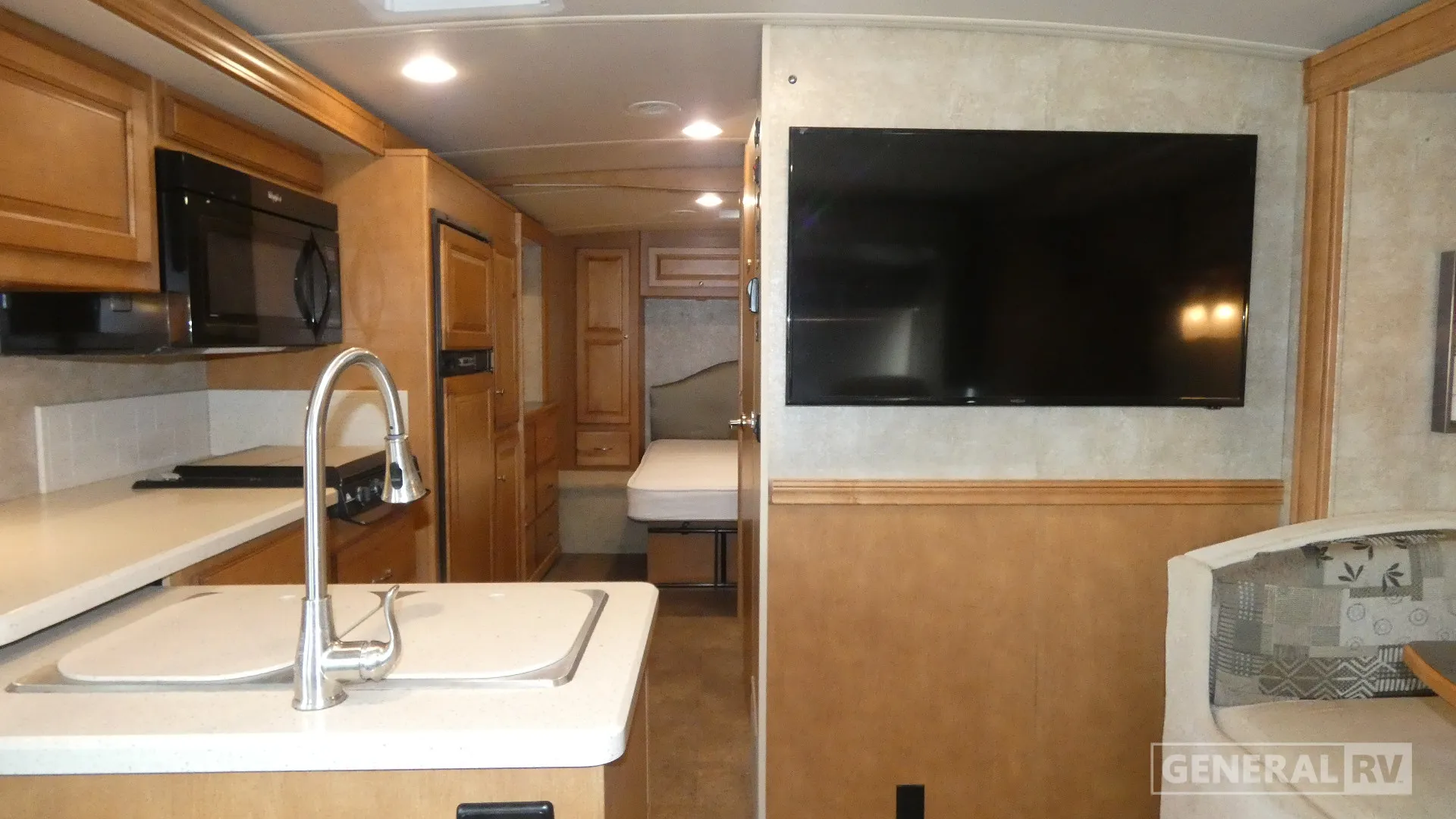 2016 Winnebago Vista LX 27N - Photo 3