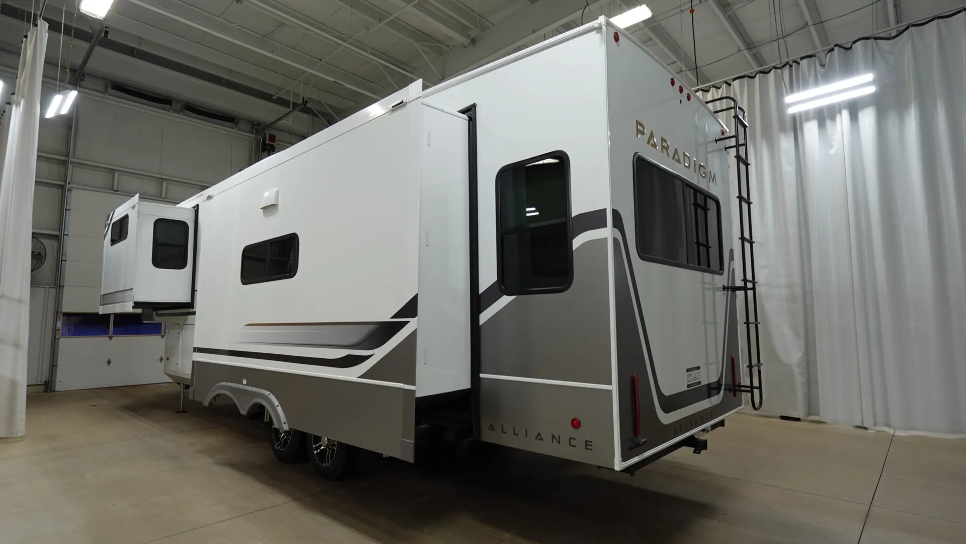 2026 Alliance RV Paradigm 310RL - Photo 4