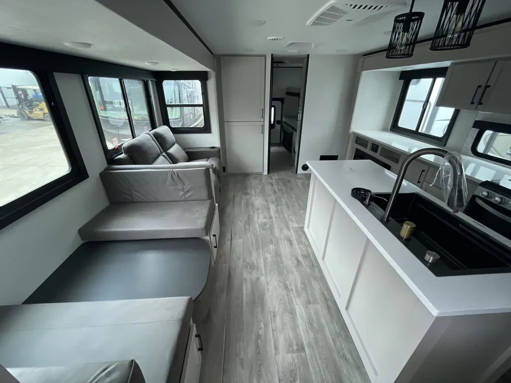 2026 Jayco Jay Feather 32QBH, Photos photo 2