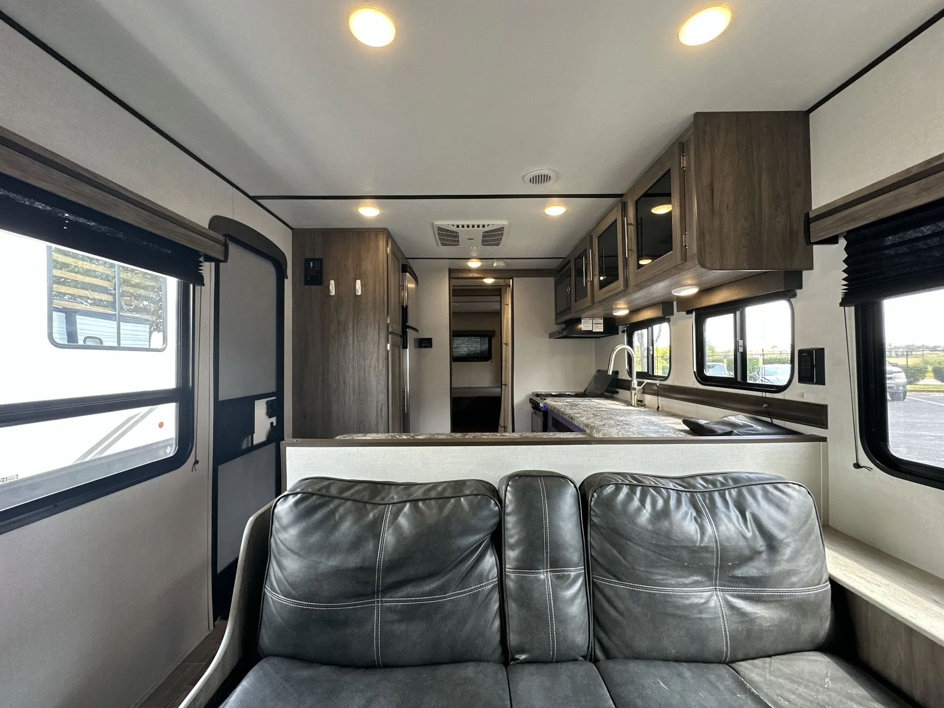2021 CrossRoads Zinger 259FL — living area main