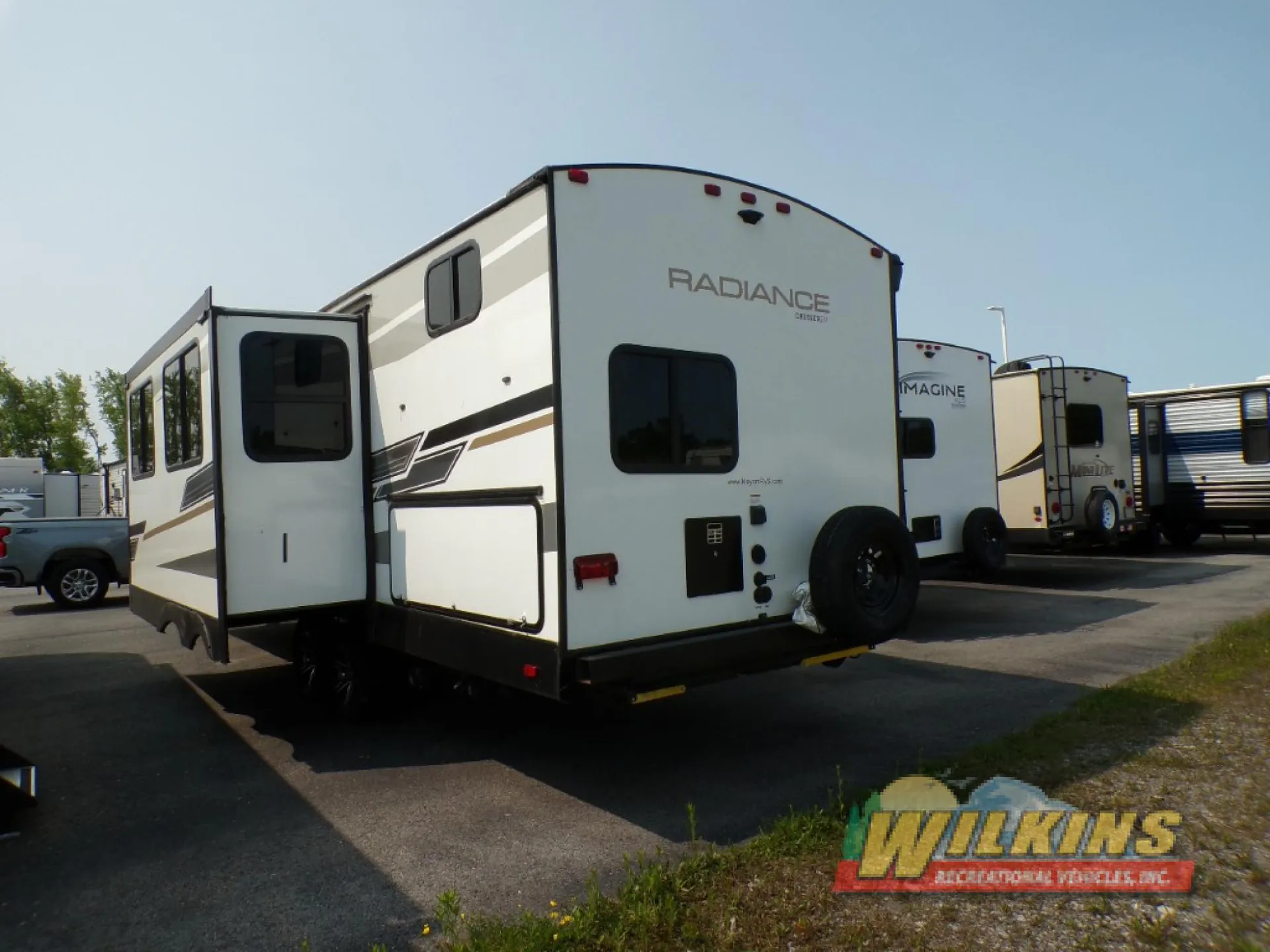 2022 Cruiser RV Radiance 27DD - Photo 4