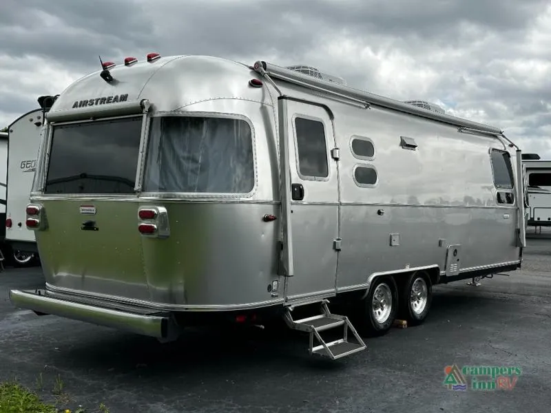 2025 Airstream International 27FB - Photo 4