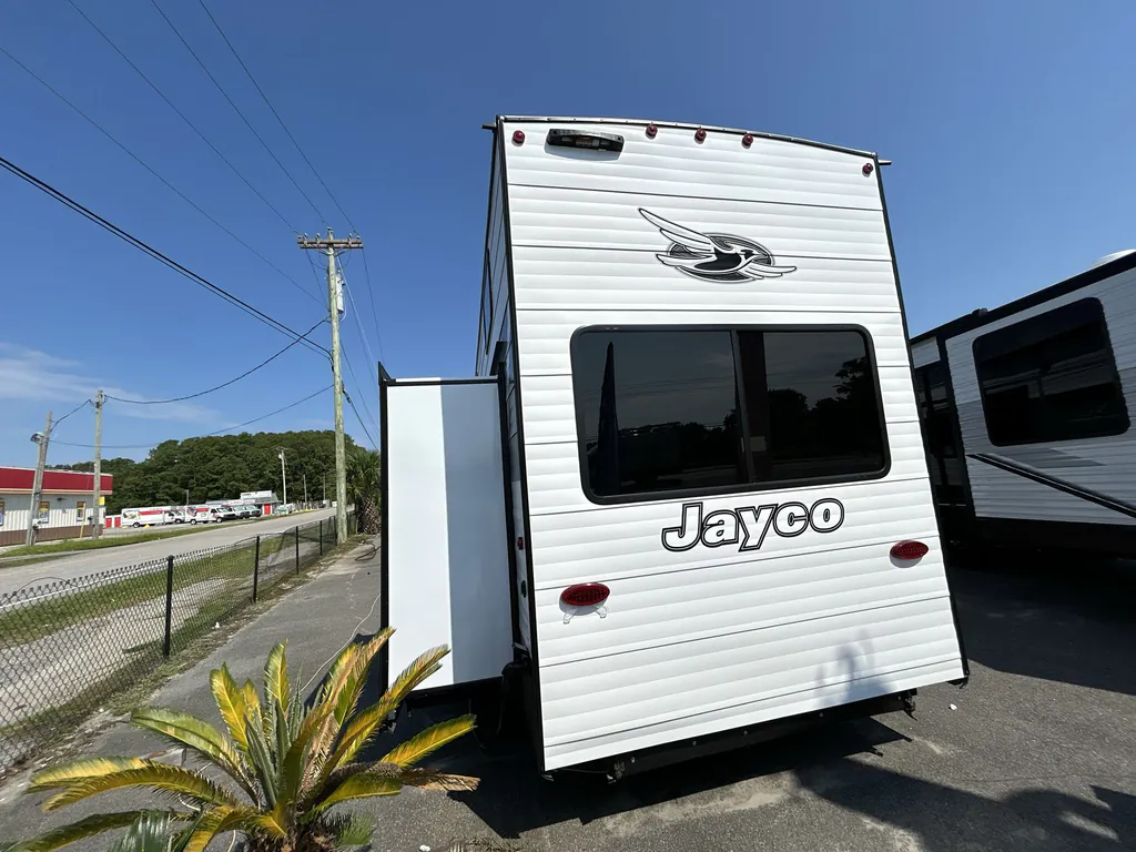 2027 Jayco Jay Flight Bungalow 401LOFT DS, Photos photo 6