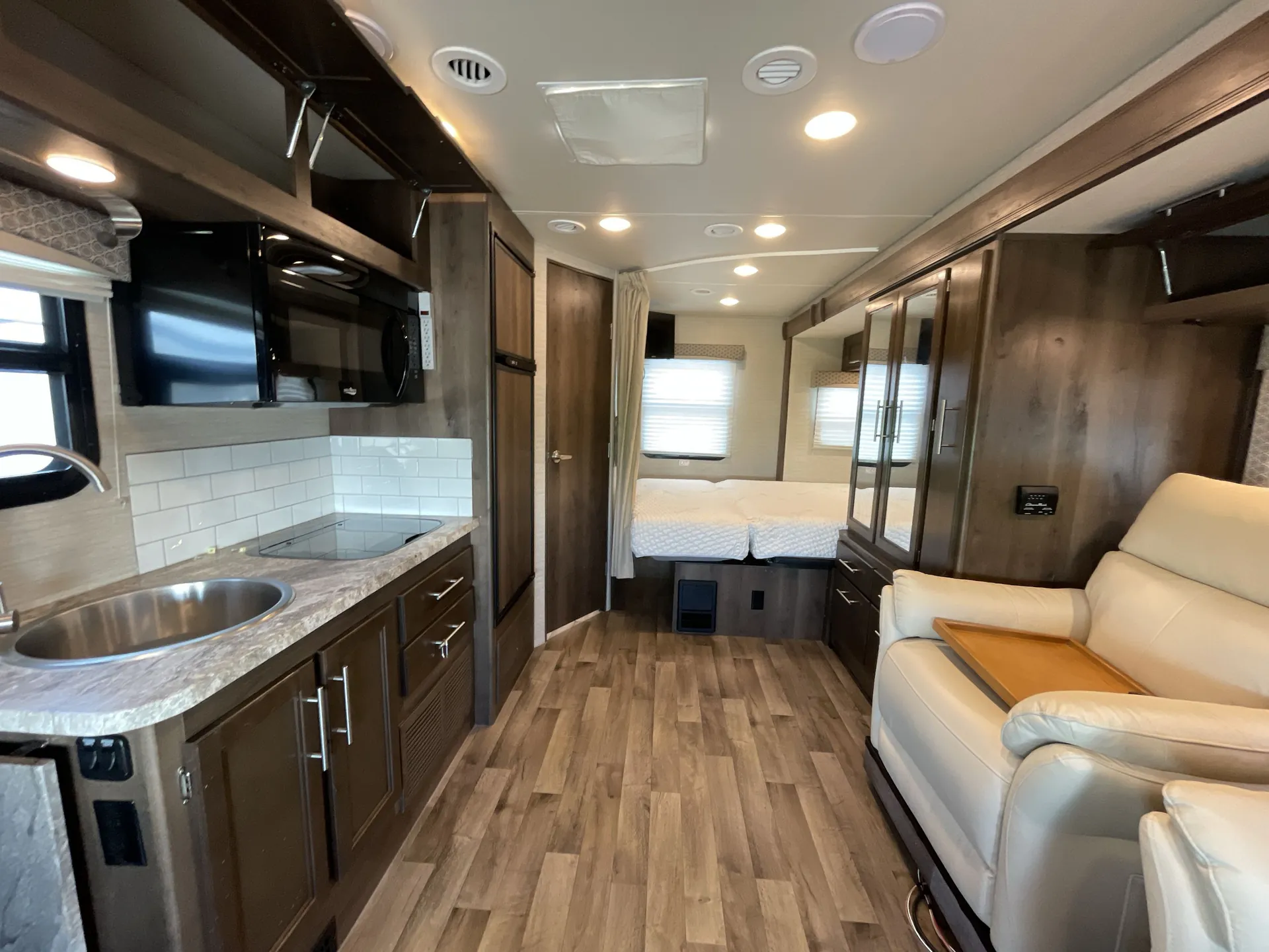 2020 Jayco Melbourne 24L — living area main