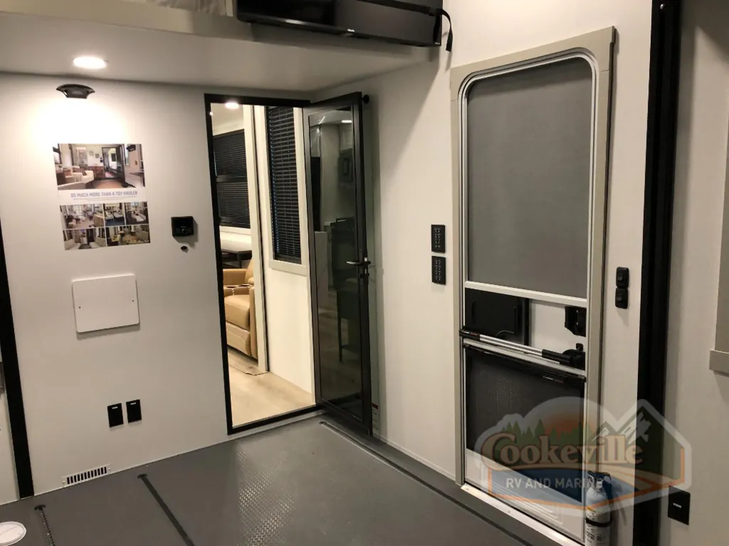 2026 Brinkley Model G 4100, Photos photo 29
