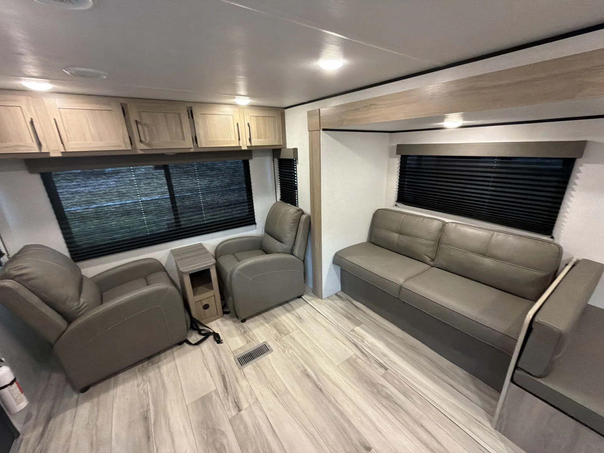 2026 Keystone Coleman 25R — living area main
