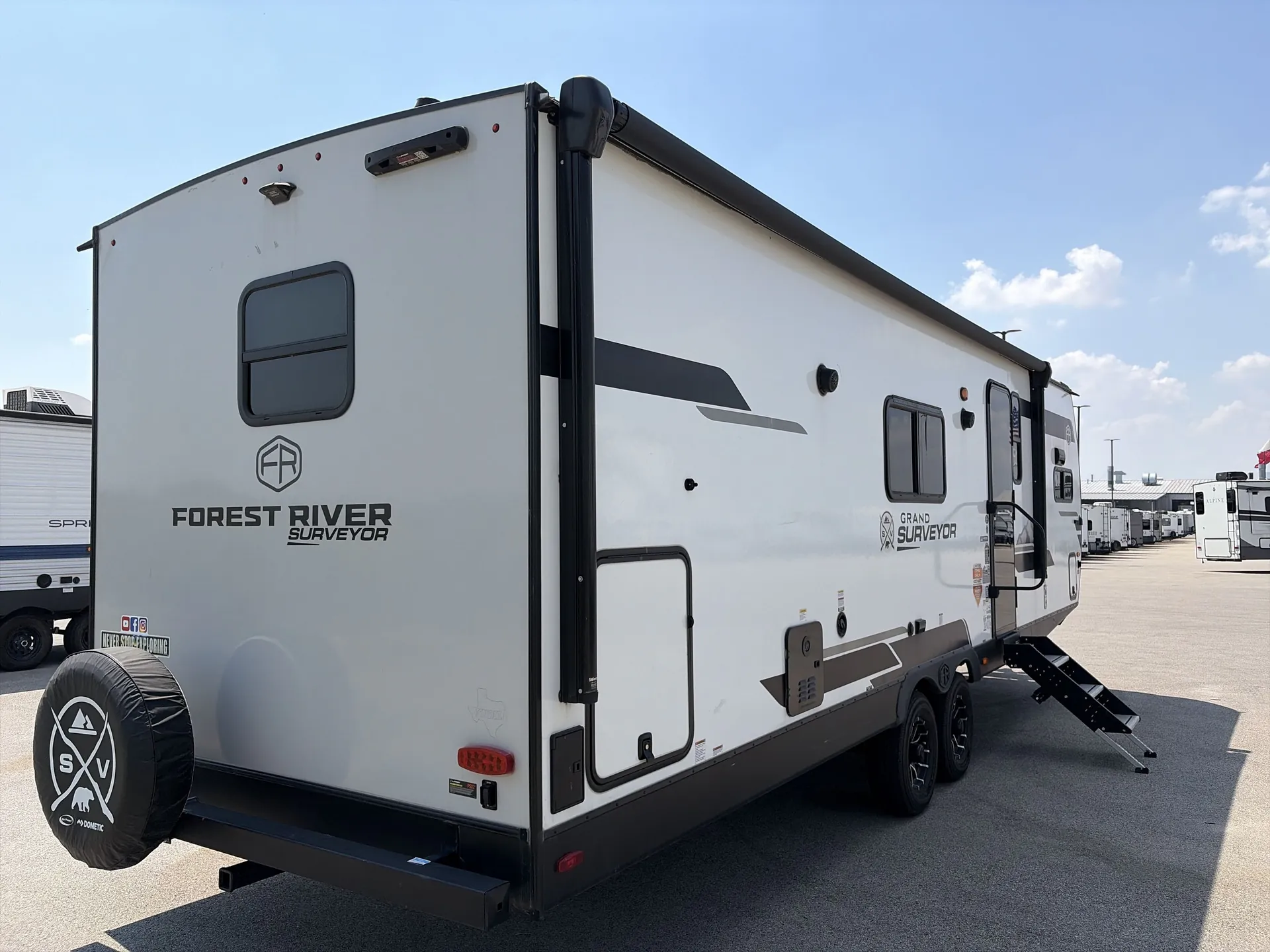 2025 Forest River Grand Surveyor 268FKBS — campside
