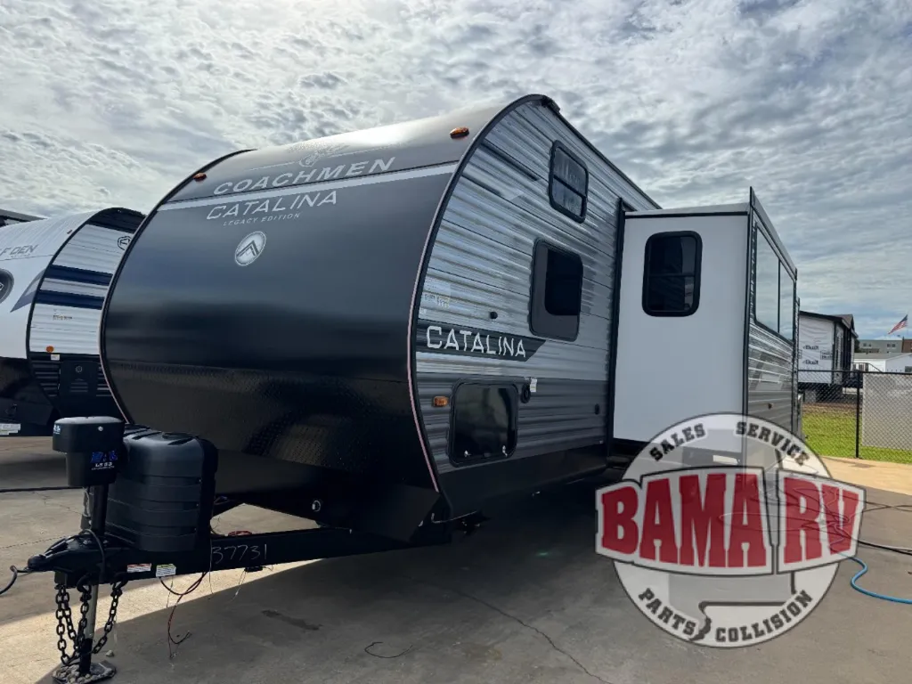 2027 Coachmen Catalina Legacy Edition 333DBDSCK, Photos photo 3