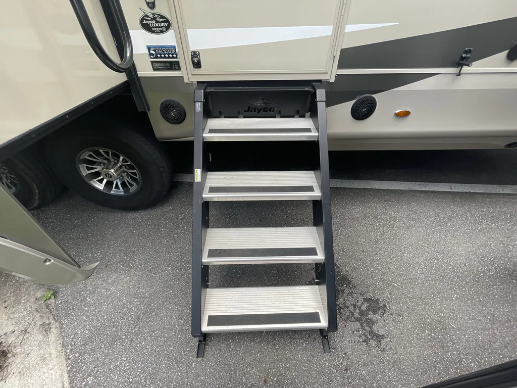 2020 Jayco Pinnacle 36FBTS, Photos photo 24