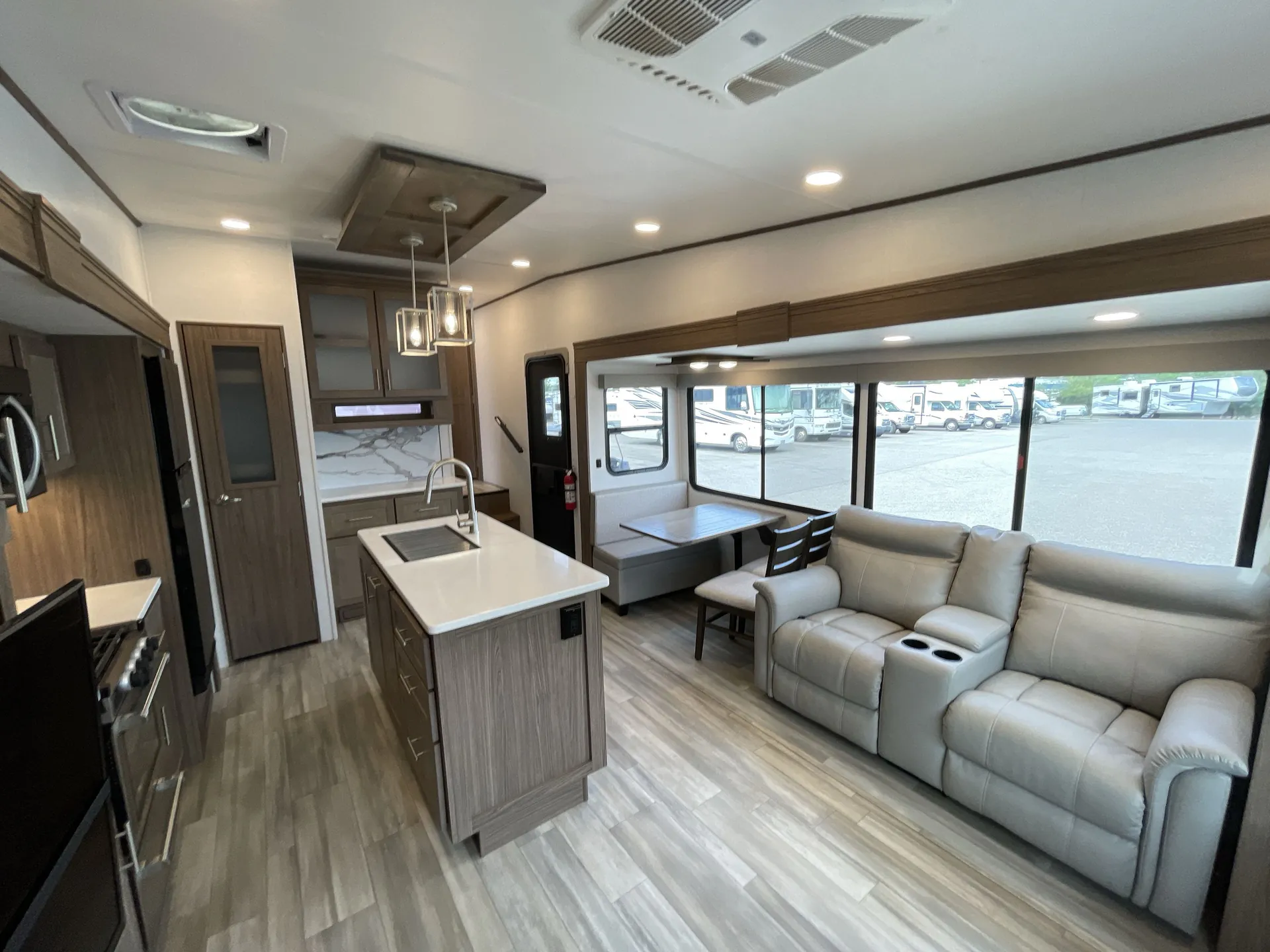 2024 Alliance RV Avenue 29RL - Photo 4