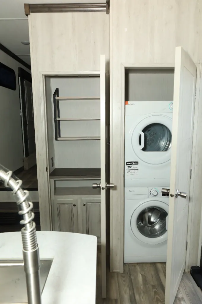 2023 Forest River Cardinal Luxury 380RLX, Photos photo 16
