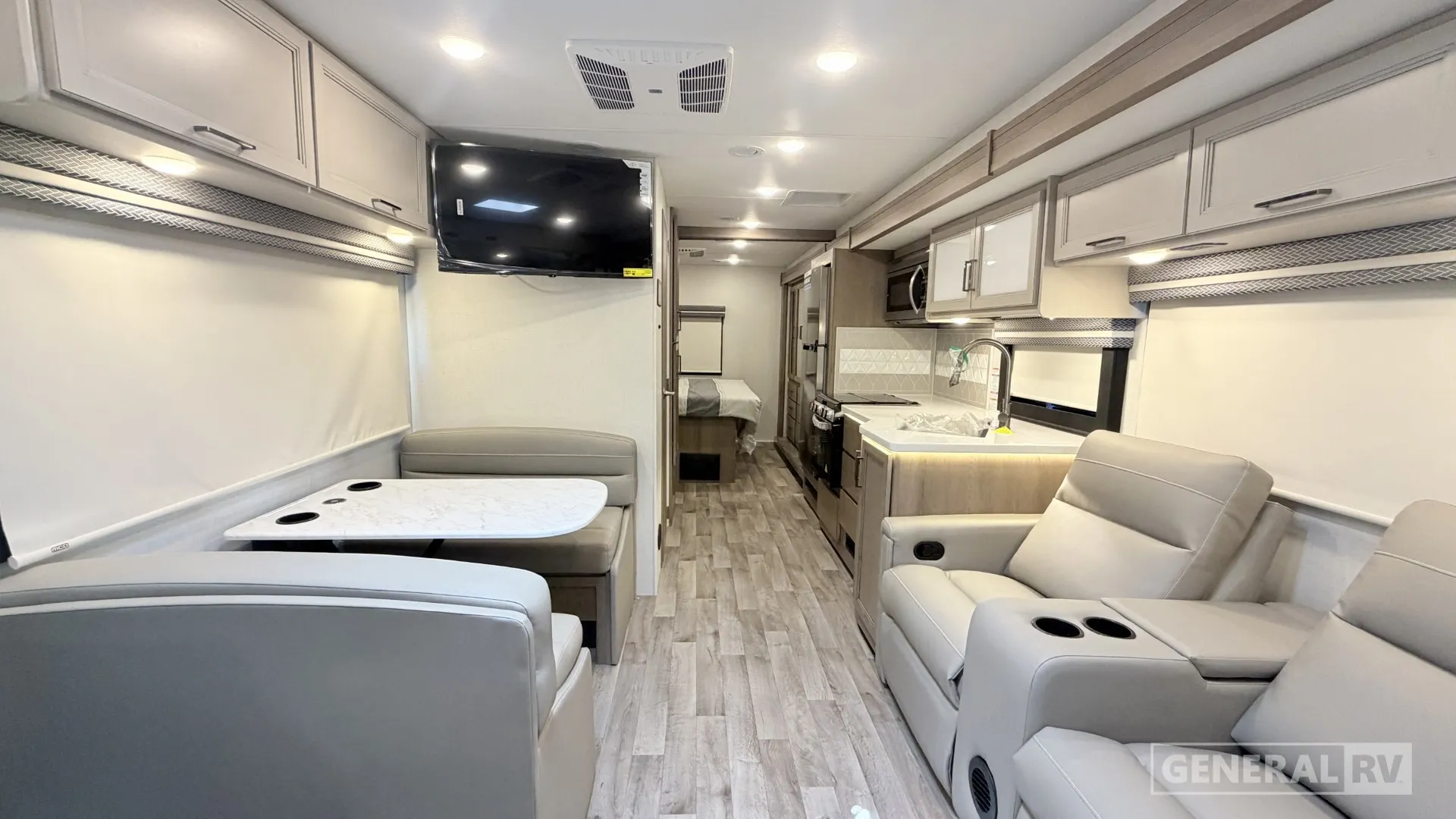 2026 Thor Motor Coach Hurricane 29L - Photo 3